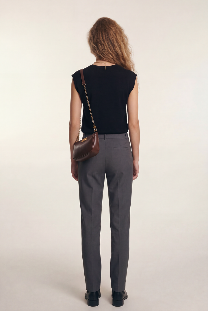 Maelyn | Sleek V-Neck Blouse