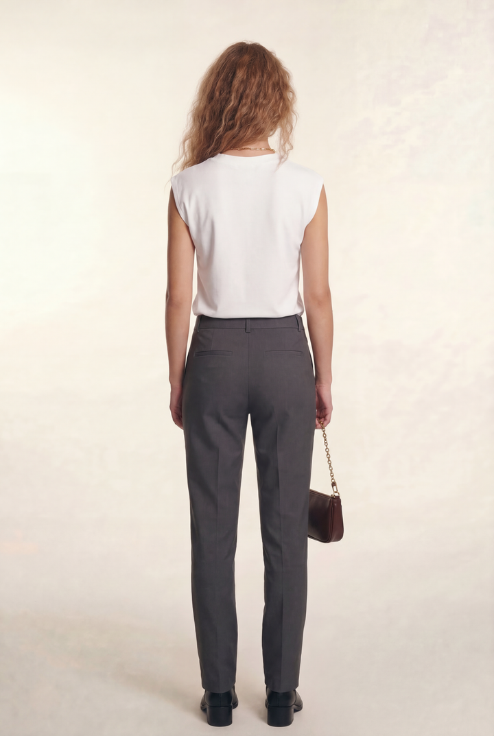 Maelyn | Sleek V-Neck Blouse