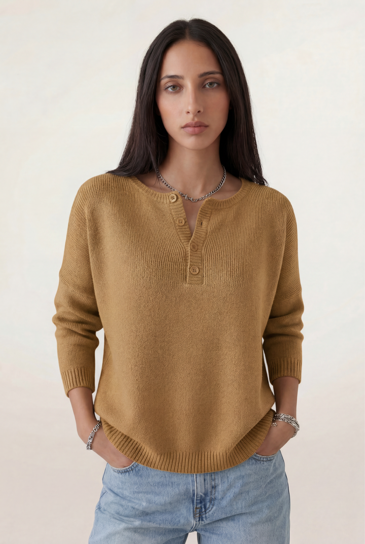 Elvéra | Soft Henley Knit Sweater